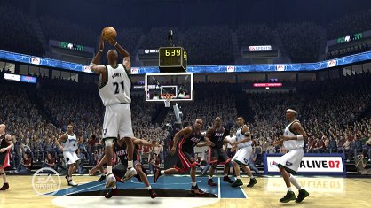 Los 25 atributos de los que disponíamos para evaluar la calidad de nuestros jugadores se han multiplicado hasta llegar a los 75 que ofrecerá NBA Live 07.
