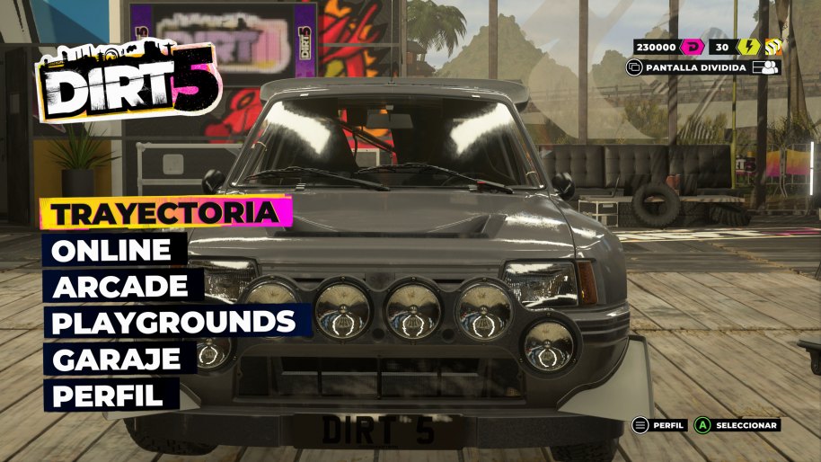 El modo trayectoria es muy completo e intenta dar variedad, aunque en las etapas finales se acusa cierta repetición en los circuitos.