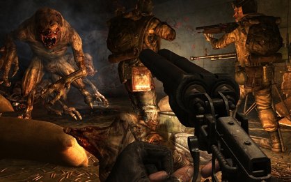 La mecánica de survival horror se plasma en la escasez de balas, en la regeneración lenta de vida o en la constante presión que implica el viajar a la superficie con una máscara antigas que se deteriora con el tiempo.