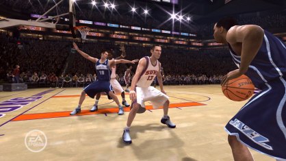Por fin una experiencia divertida la de jugar a un título de la saga NBA Live. Control sencillo e intuitivo, animaciones muy cuidadas y un ritmo de partido algo más realista y detallado. 
