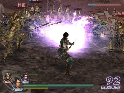 Warriors Orochi utiliza exactamente el mismo molde de siempre: avanzar con los personajes aniquilando a todo bicho viviente que se acerque o ponga a tiro. Un beat’em up clásico donde los haya.