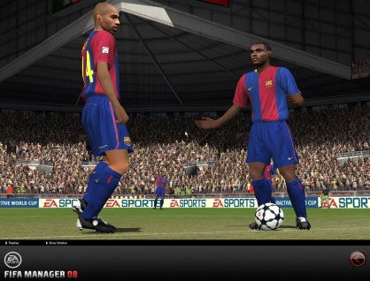 A diferencia de otros managers futbolísticos, FIFA Manager es sin duda un manager muy vistoso gráficamente. Su simulador de juego es en completas 3D, los menús muy coloridos y los detalles, muy amplios. Por el contrario sus opciones de “manager” no son tan profundas como en otros títulos “puros” de este género.