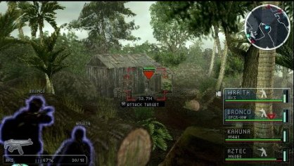 Además de su modo individual, en Socom: Tactical Strike no podía faltar un completo multijugador, tanto Ad-hoc como on-line, en el que podremos participar hasta cuatro jugadores a la vez. Los modos son los clásicos, pero bien realizados y divertidos.