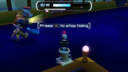 Hay dos modos de jugar a Secret Agent Clank. Uno consiste en ir a lo loco (poco recomendable) y el otro en usar el entorno para superar los obstáculos de manera sigilosa. Hacernos pasar por estatuas es una de las posibilidades, pero hay mucho más.