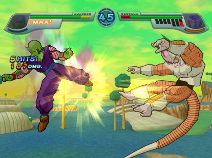 El sistema de batalla de Infinite World hereda buena parte del espíritu Budokai con enfrentamientos de perspectiva lateral y un estilo más purista (al modo Street Fighter).