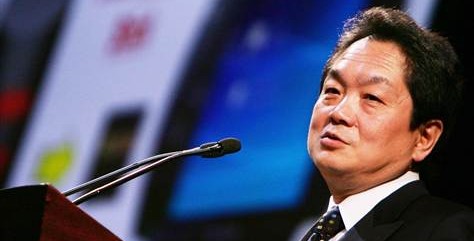 Ken Kutaragi nació en Tokio en 1950, y desde el comienzo de su andadura en Sony fue considerado un adelantado a su tiempo. De hecho ya desde su infancia se caracterizó por una curiosidad por los mecanismos del mundo del entretenimiento, desmontando y estudiando todos sus juguetes para tratar de entender en qué consistía su funcionamiento. Fue el principal responsable de que el recelo inicial de Sony por los videojuegos se convirtiera en un sincero apoyo por el entretenimiento interactivo que ha acabado por convertir a la compañía nipona en uno de los referentes del mundillo. Después una serie de decisiones cuestionables por su parte y de cambios en la ejecutiva de la compañía nipona vio como su importancia iba quedando poco a poco relegada hasta, finalmente, su salida en el año 2007.