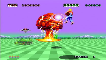 SEGA Mega Drive Ultimate Collection también incluye, entre los más de 40 juegos disponibles, grandes clásicos de las máquinas recreativas de los años ochenta, como Space Harrier – en la imagen –, Shinobi o Golden Axe. 