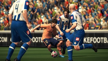 La versión final es netamente más rápida que la demo que se pudo ver en su momento. Detener a futbolistas endiabladamente veloces como Leo Messi puede ser, en ocasiones, frustrante.