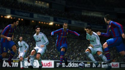 Los partidos en PES 2010 son tremendamente veloces. Quizá  echamos en falta algo más de control por parte de los usuarios en el tempo del partido, en lugar de adaptarse el ritmo del encuentro a los deseos de los jugadores, éstos deben amoldarse a un compás tremendo.