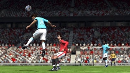 El multijugador de FIFA 10 oferta las mismas características que el de FIFA 09. Debuta, sin embargo, el Campeonato de Clubes para disputar con nuestros jugadores creados.