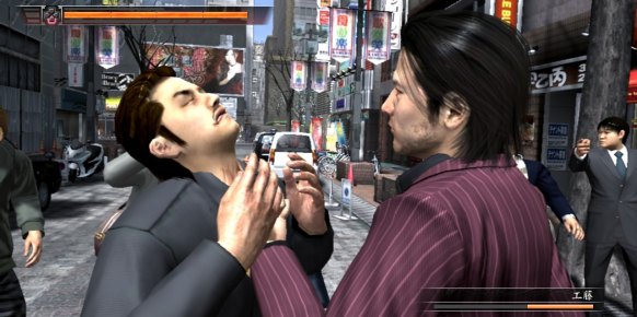 El usurero es uno de los cuatro personajes que manejaremos en Yakuza 4. Cada uno tendrá sus características especiales independientes y bien diferenciadas.