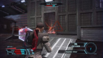 Pinnacle Station es poco inspirado hasta en los entornos. La excusa del simulador de combate no debe servir para justificar un reciclaje tan abusivo de escenarios ya mil veces vistos.