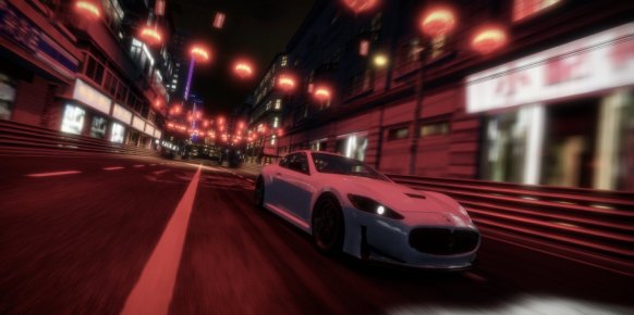 Las carreras nocturnas aportan variedad, además de efectos visuales únicos. Aunque lo mejor es la sensación de conducir a oscuras.