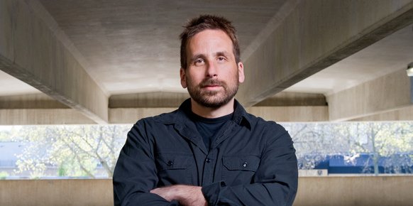 Ken Levine trabaja en el guión de su próximo videojuego