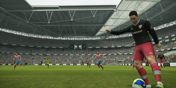 Pro Evolution Soccer 2013 estrena su primer parche puramente jugable, y está volcado en lo on-line