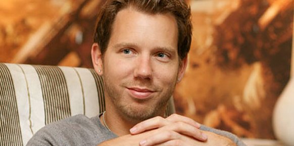 Cliff Bleszinski carga contra Sony por su postura frente al mercado de segunda mano