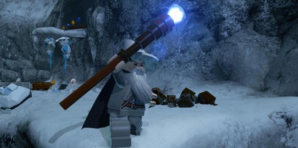 El videojuego destaca por un mayor énfasis en el carácter épico narrado por Tolkien. Sin embargo, en Nintendo DS, 3DS y PS Vita las dimensiones serán algo más reducidas.